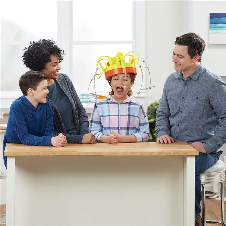 Rotating Crown Hat Chow Crown  - Play Friends Party Games recension och pris